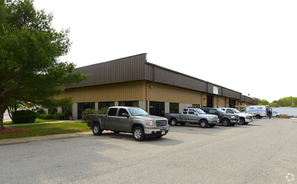 21 Fruean Way, South Yarmouth, MA à vendre - Photo de l’immeuble – Image 3 sur 14