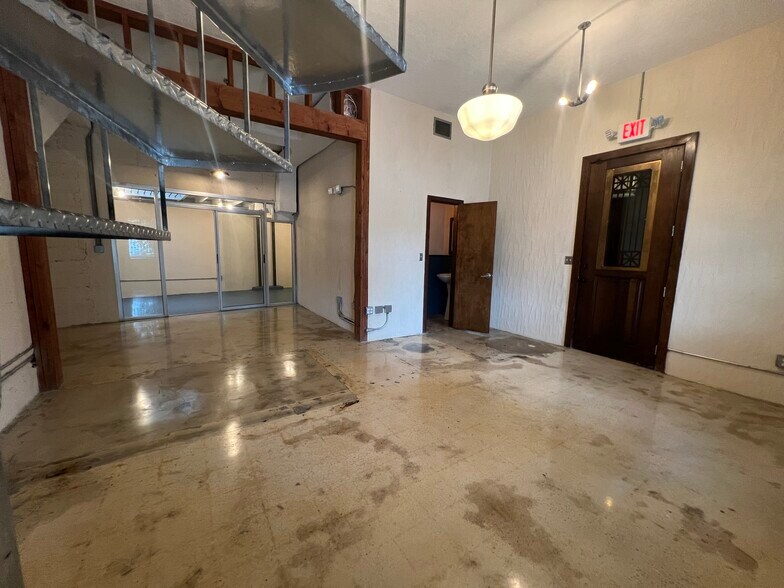 5400 NE 4 Ct, Miami, FL à louer - Photo intérieure – Image 3 sur 4