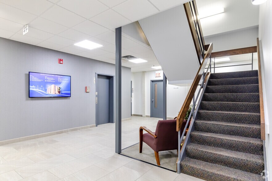 3060-3080 Ogden Ave, Lisle, IL à louer - Hall d’entrée – Image 3 sur 34