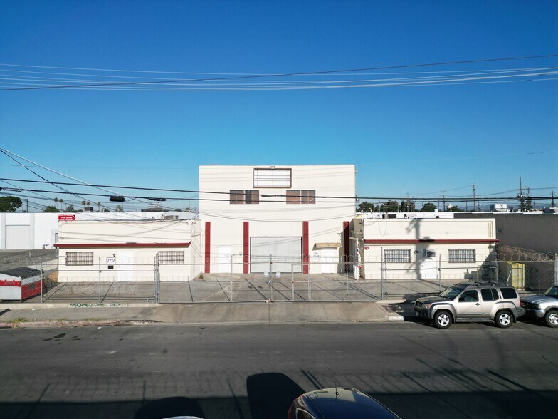 7737-7741 Burnet Ave, Van Nuys, CA à vendre - Photo de l’immeuble – Image 2 sur 16