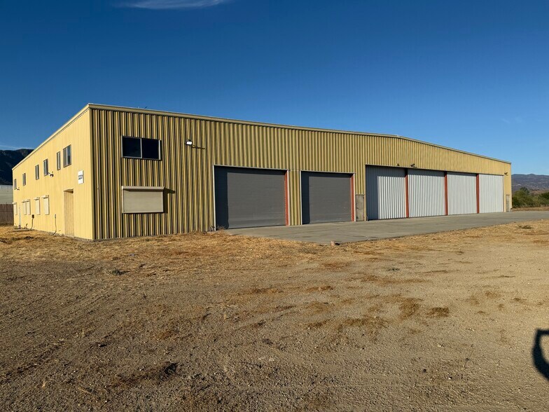 32301 Corydon Rd, Lake Elsinore, CA à louer - Photo principale – Image 1 sur 5