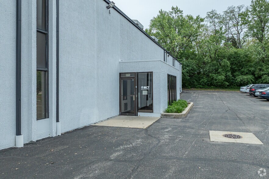 8245 S Lemont Rd, Darien, IL à vendre - Photo de l’immeuble – Image 3 sur 5
