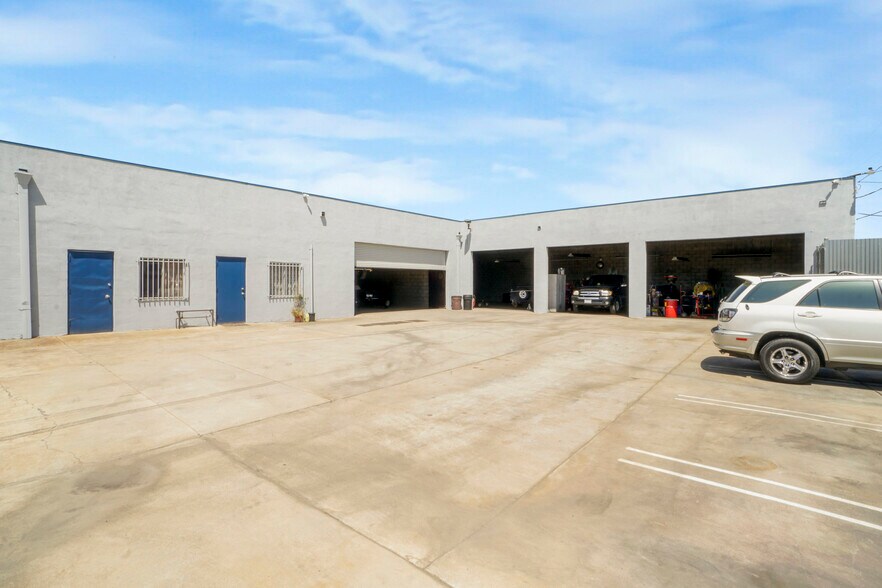 2317-2323 Pasadena Ave, Los Angeles, CA à vendre - Photo de l’immeuble – Image 2 sur 20