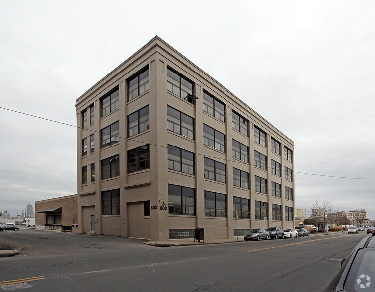 803 Summer St, Boston, MA à louer - Photo de l’immeuble – Image 3 sur 4