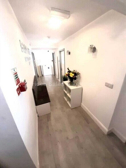 5-9 Newland, Lincoln à louer - Photo de l’immeuble – Image 3 sur 7