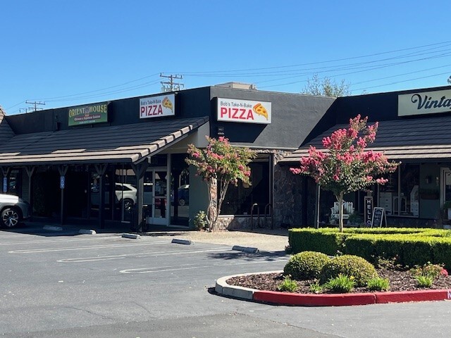 839-921 W Roseburg Ave, Modesto, CA à louer - Photo de l’immeuble – Image 2 sur 8