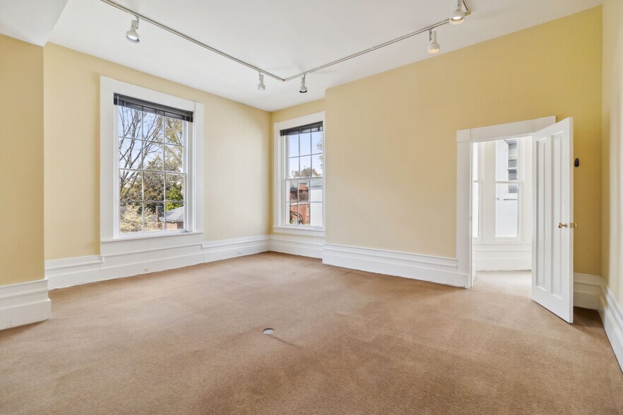 239 N Broadway, Lexington, KY à vendre - Photo de l’immeuble – Image 3 sur 39