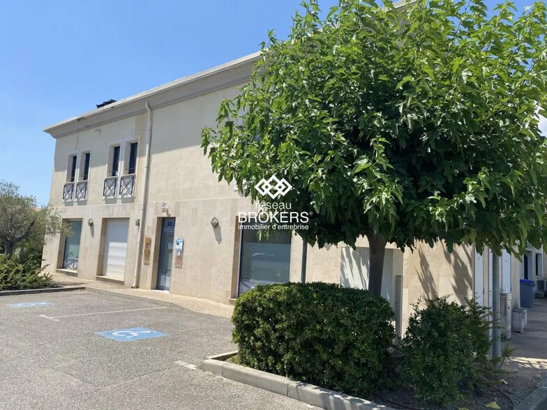 Bureau dans Tourrettes à vendre - Photo de l’immeuble – Image 1 sur 12