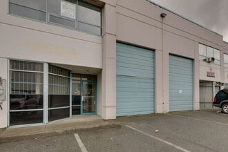 1833 Coast Meridian Rd, Port Coquitlam, BC à louer Photo de l’immeuble– Image 1 sur 11
