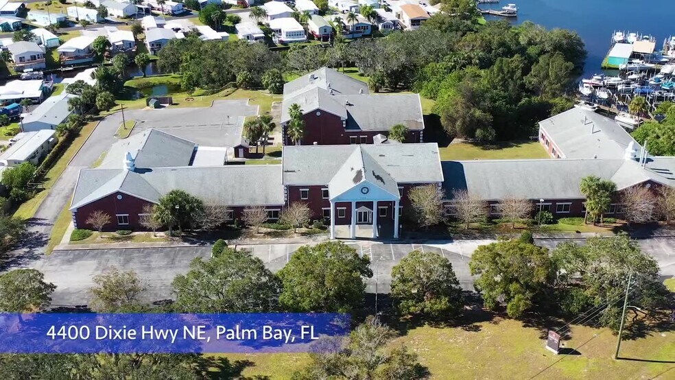 4400 Dixie Hwy NE, Palm Bay, FL à vendre - Vidéo sur l’annonce professionnelle – Image 2 sur 57