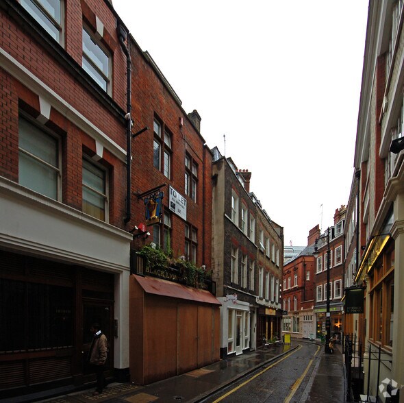 5 Pollen St, Londres à louer - Photo de l’immeuble – Image 2 sur 3