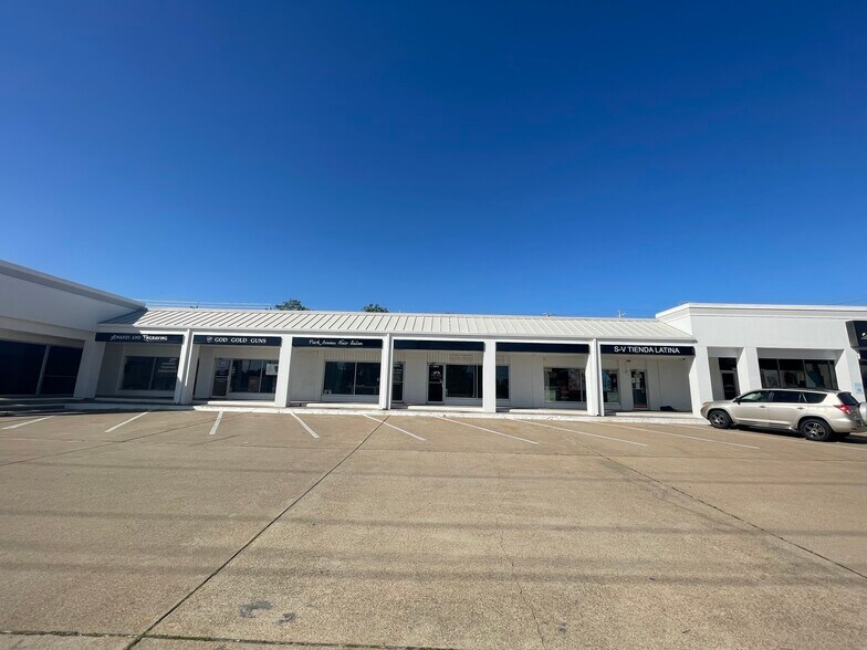 3800-3816 S Texas Ave, Bryan, TX à louer - Photo de l’immeuble – Image 3 sur 5