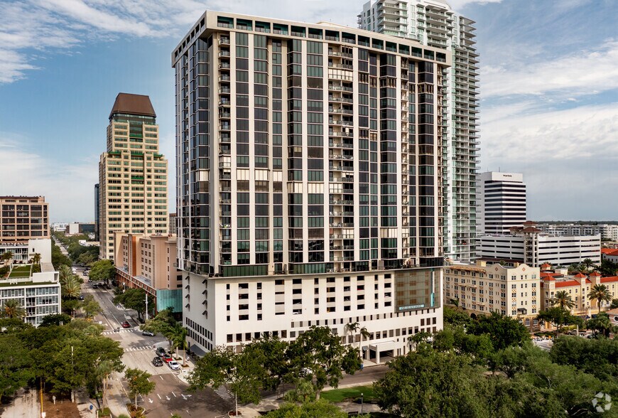 1 Beach Dr SE, Saint Petersburg, FL à louer - Photo de l’immeuble – Image 3 sur 7