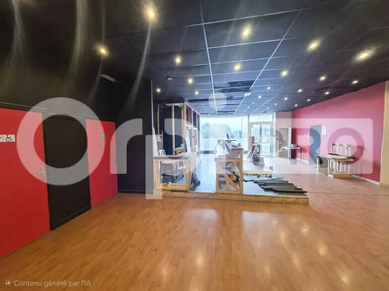 Local commercial dans Tinqueux à louer - Photo intérieure – Image 2 sur 4