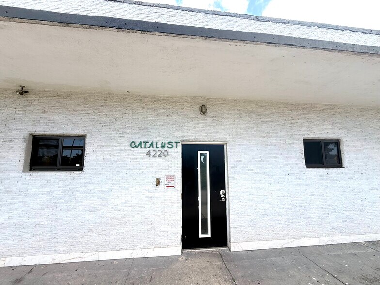 4208-4220 NW 7th Ave, Miami, FL à vendre - Photo de l’immeuble – Image 2 sur 42