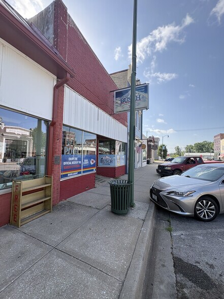 119 S 1st St, Pleasant Hill, MO à vendre - Photo de l’immeuble – Image 3 sur 12
