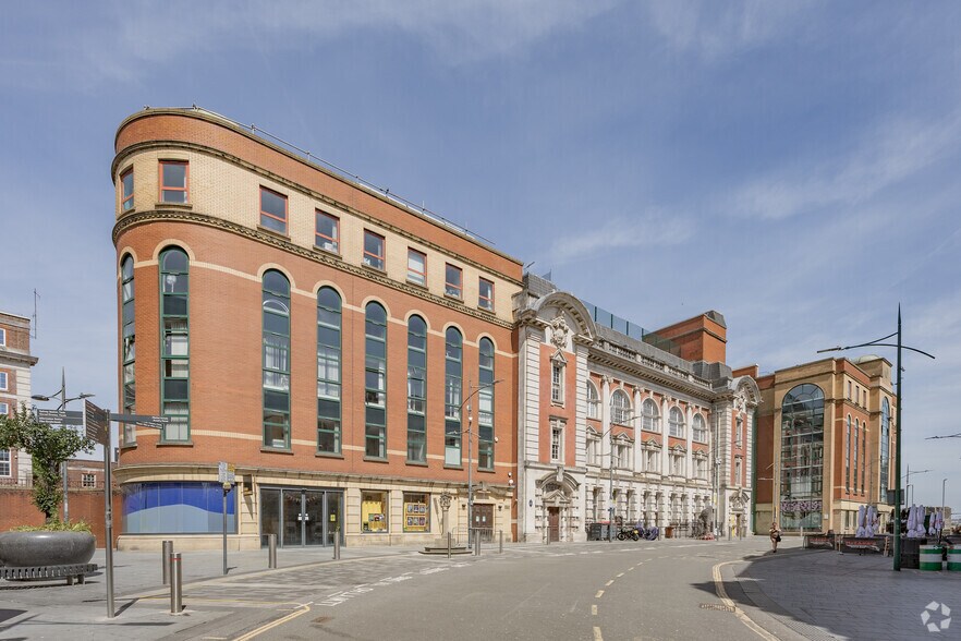 High St, Newport à louer - Photo principale – Image 1 sur 5