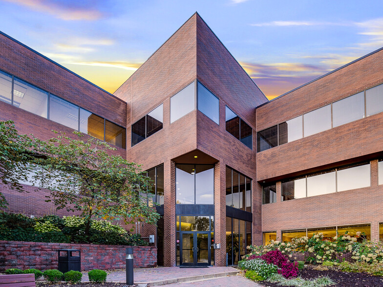 9735 Landmark Parkway Dr, Sunset Hills, MO à louer - Photo de l’immeuble – Image 2 sur 11