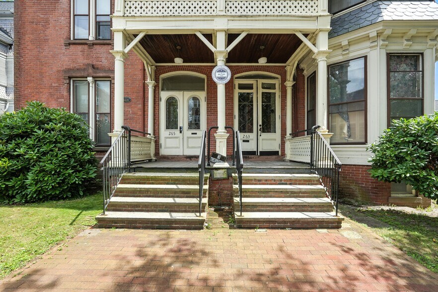 263 Union St, Springfield, MA à vendre - Photo de l’immeuble – Image 3 sur 22