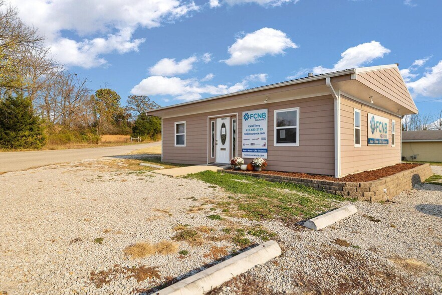 1302 Shull St, Ava, MO à vendre - Photo principale – Image 1 sur 13