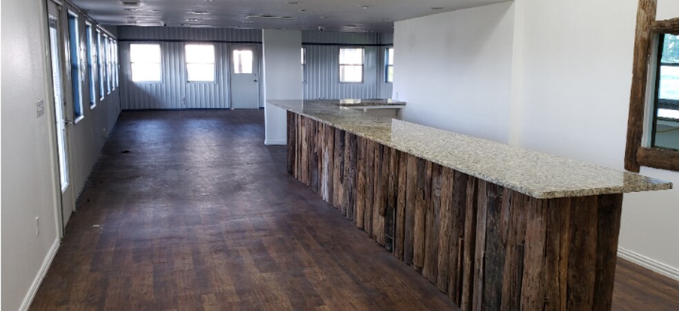 5668 E Highway 67, Alvarado, TX à louer - Photo intérieure – Image 3 sur 4