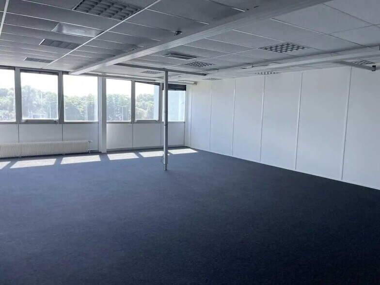 Bureau dans Senlis à louer - Photo intérieure – Image 2 sur 5