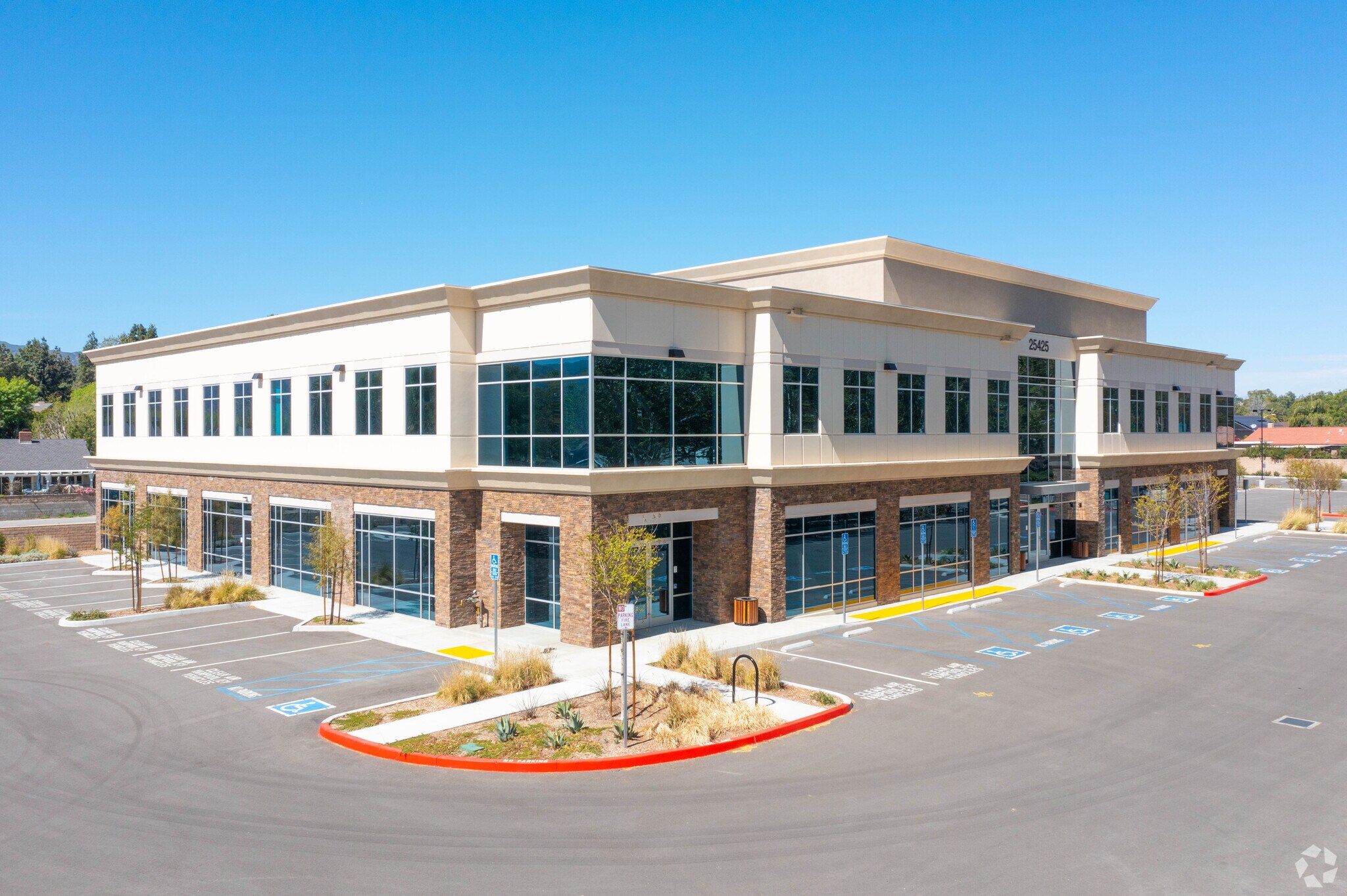 25425 Orchard Village Rd, Santa Clarita, CA à vendre Photo principale– Image 1 sur 65