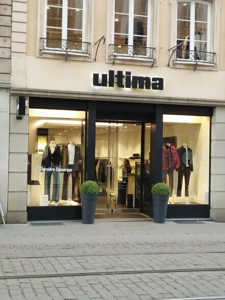Local commercial dans Strasbourg à louer - Photo de l’immeuble – Image 1 sur 3