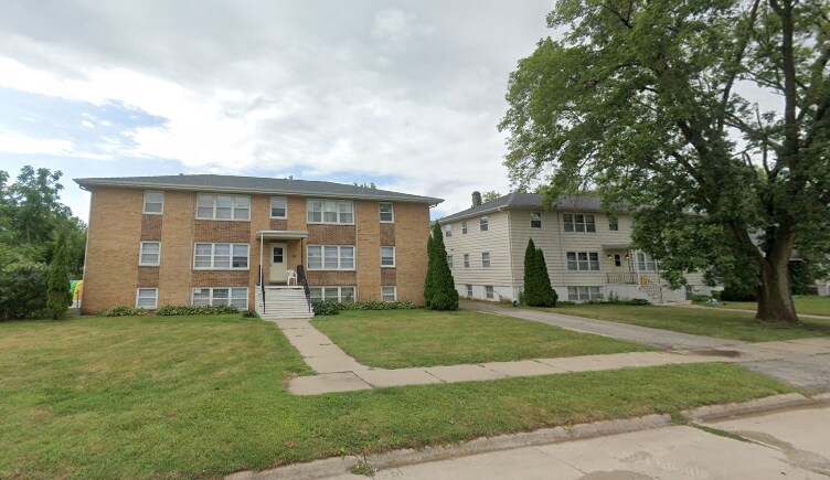 361 30th Street Dr SE, Cedar Rapids, IA à vendre - Photo de l’immeuble – Image 2 sur 5