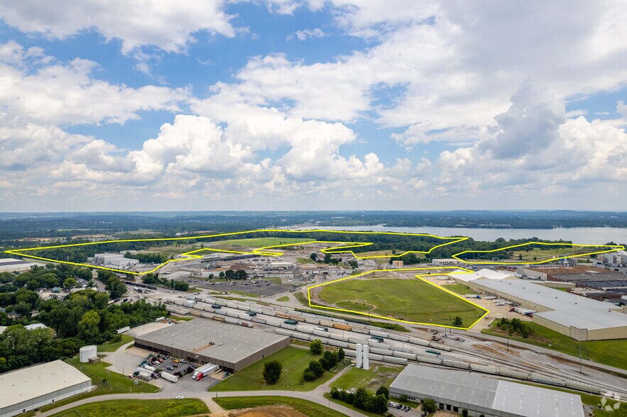 1002 Industrial Dr, Old Hickory, TN à louer - Photo de l’immeuble – Image 3 sur 24