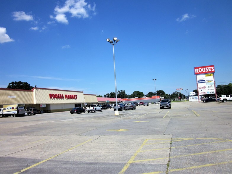 Belleview Shopping Center portefeuille de 2 biens à vendre sur LoopNet.fr - Photo principale – Image 2 sur 2
