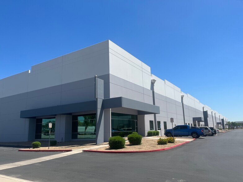 405 N 75th Ave, Phoenix, AZ à louer - Photo de l’immeuble – Image 3 sur 5