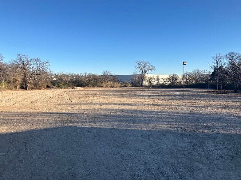 3009 Sandy Ln, Fort Worth, TX à vendre - Photo de l’immeuble – Image 2 sur 14