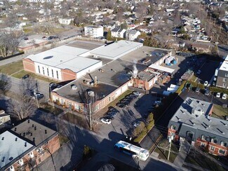 Plus de détails pour 1540 Rue Des Patriotes, Laval, QC - Industriel/Logistique à louer