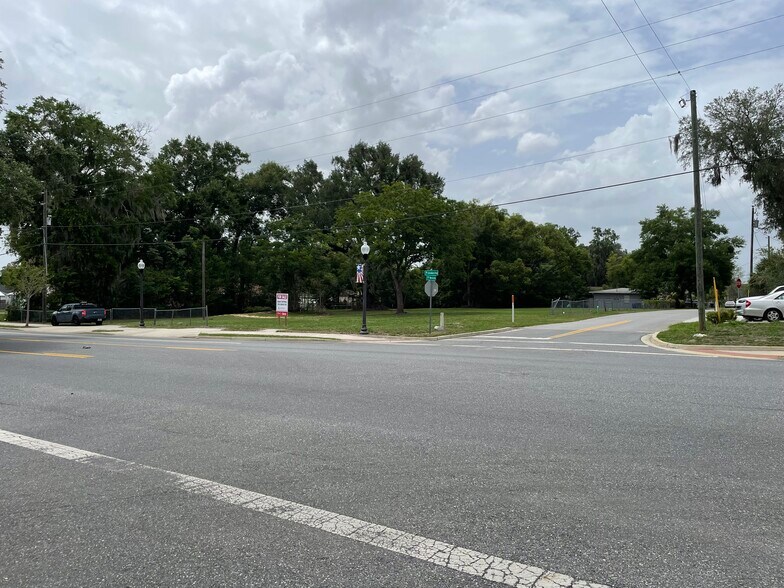 505 Cleveland Ave, Wildwood, FL à vendre - Photo de l’immeuble – Image 1 sur 19