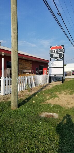 1404 W South St, Lebanon, IN à louer - Photo de l’immeuble – Image 2 sur 3