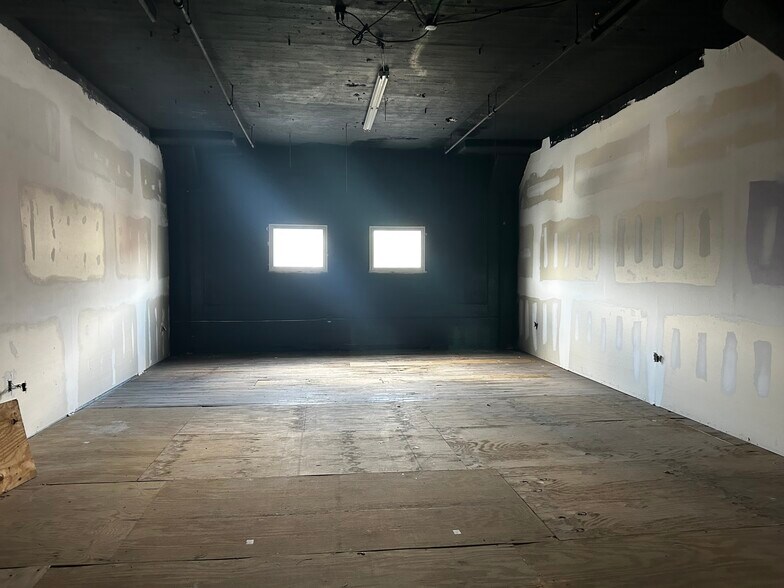 2066 W Hunting Park Ave, Philadelphia, PA à vendre - Photo de l’immeuble – Image 3 sur 5