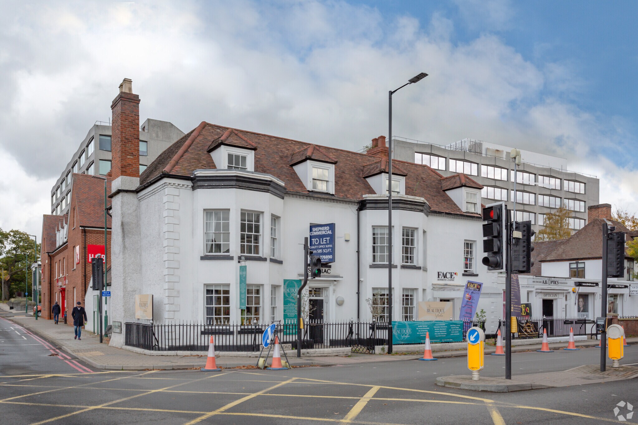 681 Warwick Rd, Solihull à louer Photo principale– Image 1 sur 11