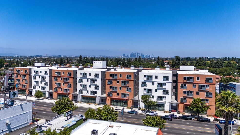 4242 Crenshaw Blvd, Los Angeles, CA à vendre - Photo de l’immeuble – Image 3 sur 6