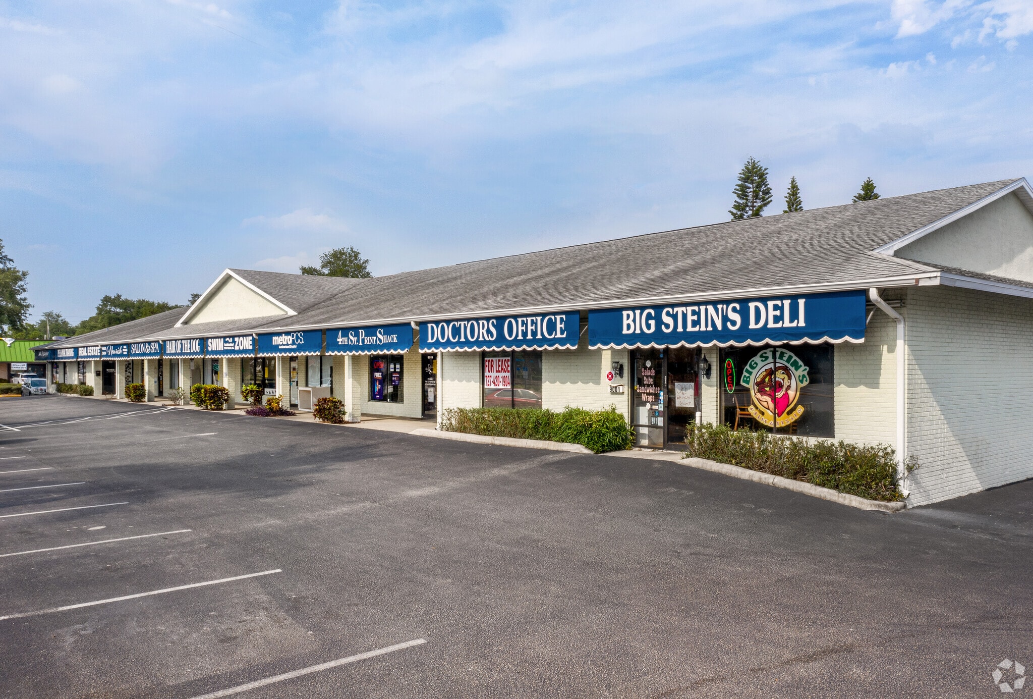 9001-9099 4th St N, Saint Petersburg, FL à louer Photo principale– Image 1 sur 5