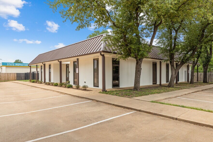 3901 W Pioneer Pky, Arlington, TX à vendre - Photo de l’immeuble – Image 3 sur 25