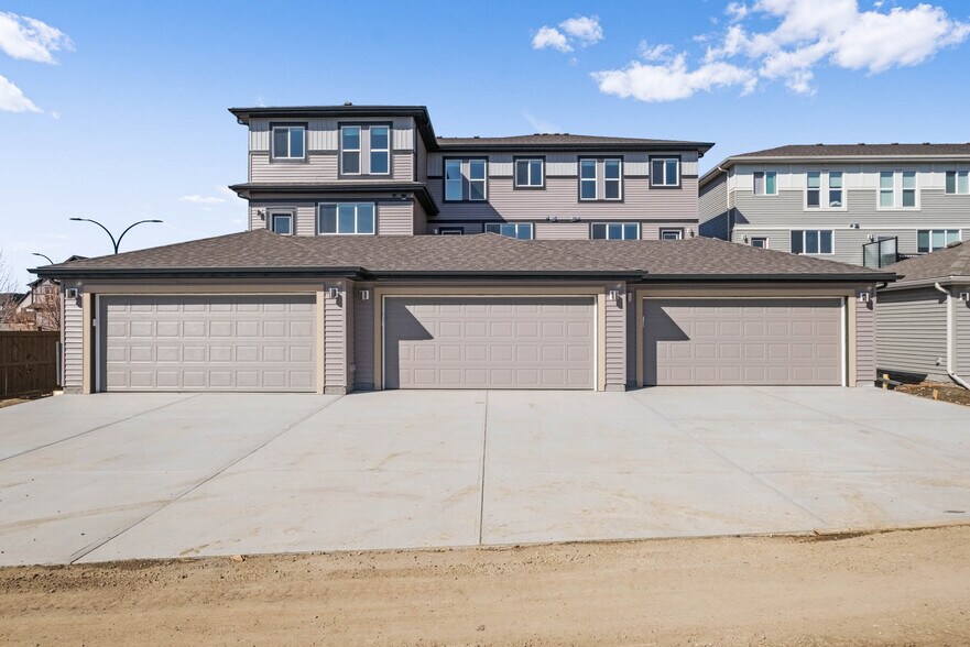 378-382 Pioneer Rd, Spruce Grove, AB à vendre - Photo de l’immeuble – Image 3 sur 5