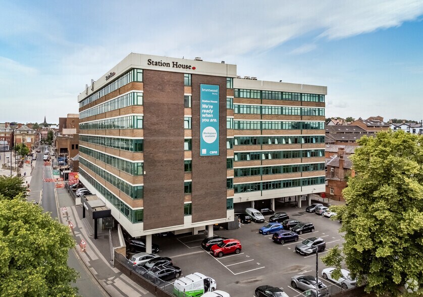 Stamford New Rd, Altrincham à louer - Photo principale – Image 1 sur 21