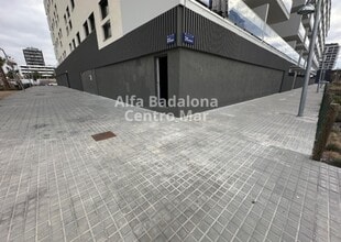 Local commercial dans Badalona, Barcelona à louer Photo intérieure– Image 1 sur 11