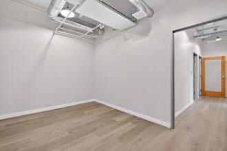 10999 Riverside Dr, Studio City, CA à louer Photo intérieure– Image 1 sur 14