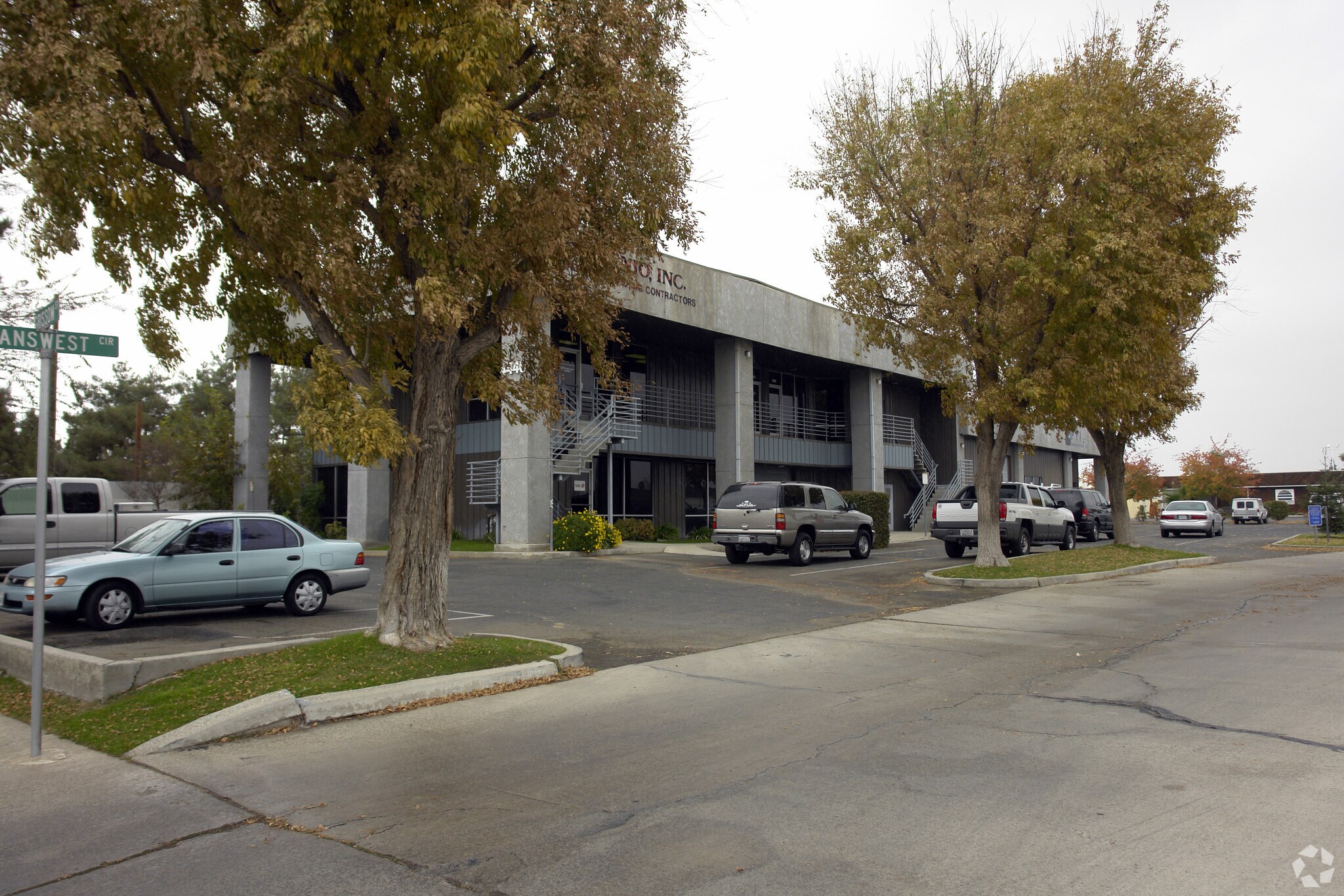 4440 Grissom St, Bakersfield, CA à louer Photo de l’immeuble– Image 1 sur 13