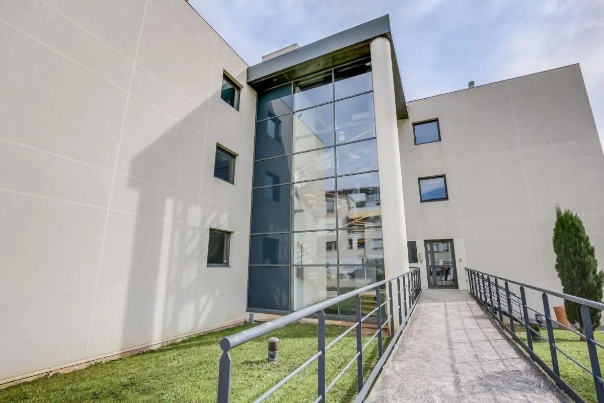 18 Rue Elie Pelas, Marseille à louer Photo de l’immeuble– Image 1 sur 13