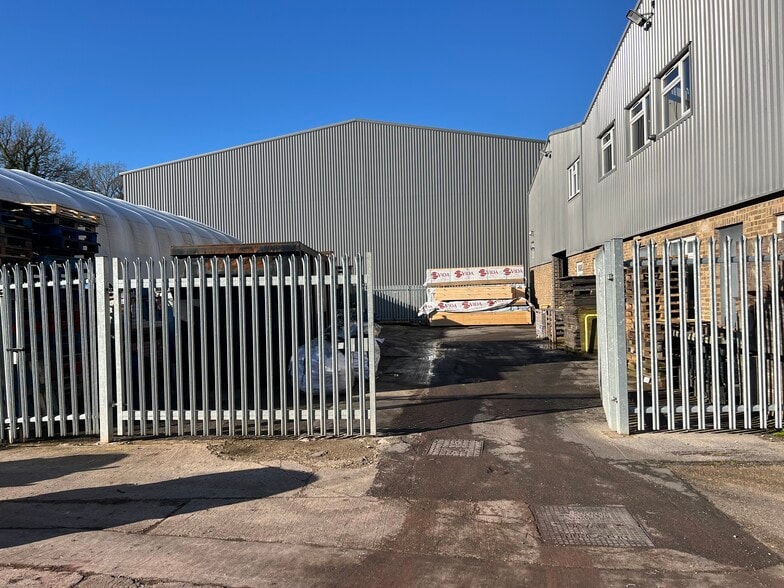 Unit 12 Maydwell Avenue, Stane Street, Slinfold, Horsham à louer - Photo de l’immeuble – Image 2 sur 13