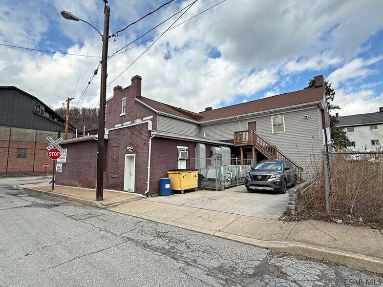 1002 Church St, Johnstown, PA à vendre - Photo de l’immeuble – Image 2 sur 25