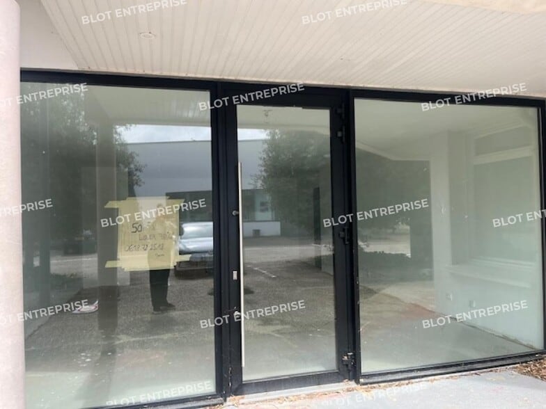 Local commercial dans Ploeren à vendre - Photo de l’immeuble – Image 3 sur 5